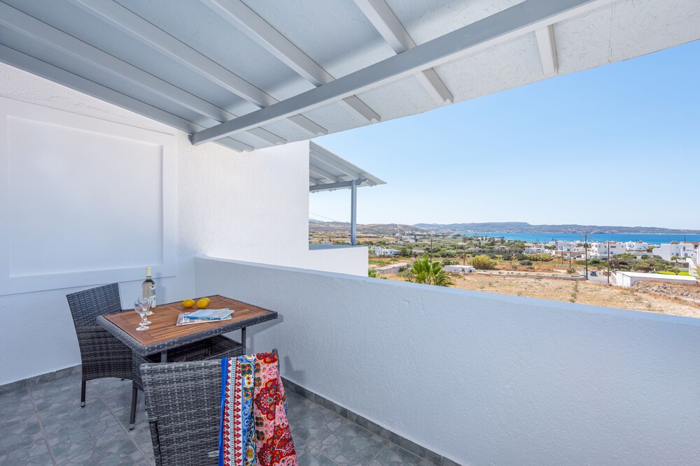 Elea Milos (ex Antonis Rooms) 22/45