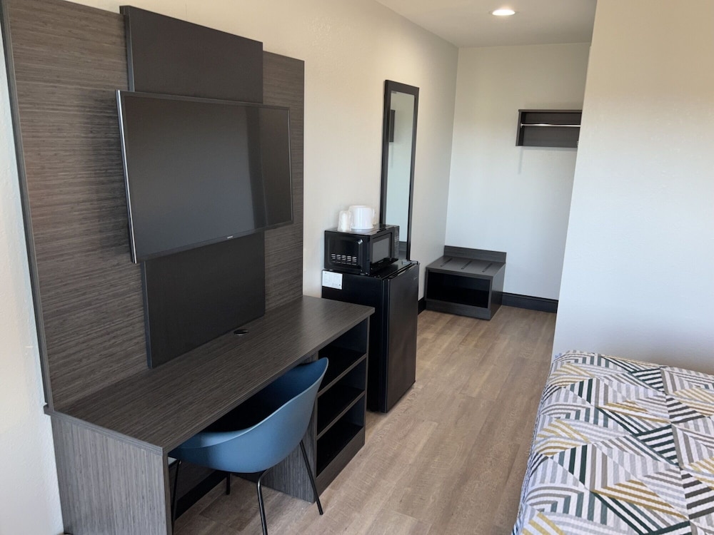Motel6 Arcata, CA – Cal Poly Humboldt 46/60