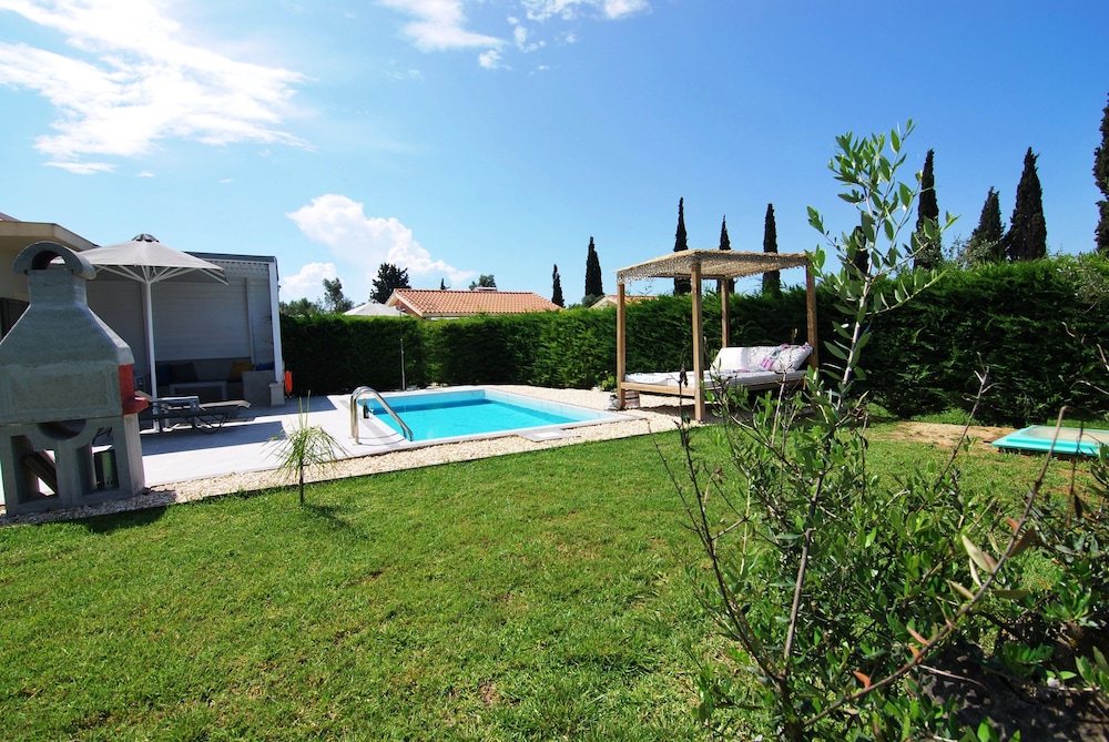 Cypress Garden Villas 40/50