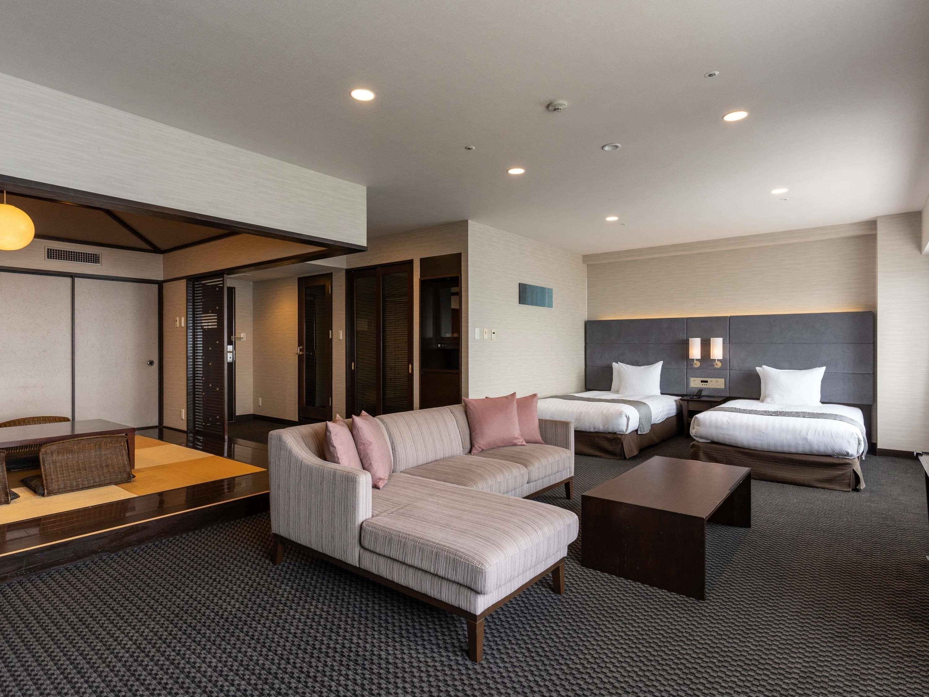 Japanese Western, Junior Suite, Twin Beds, 4 Futon Beds, Ocean or Sea View