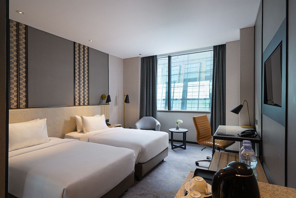 ANARA AIRPORT HOTEL 7/35
