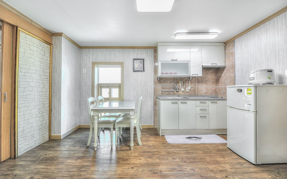 Sokcho Esher House Pension 12/34