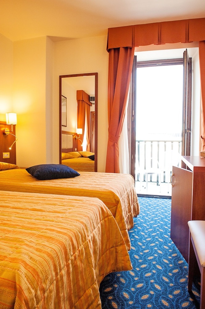 Hotel Benaco 13/50
