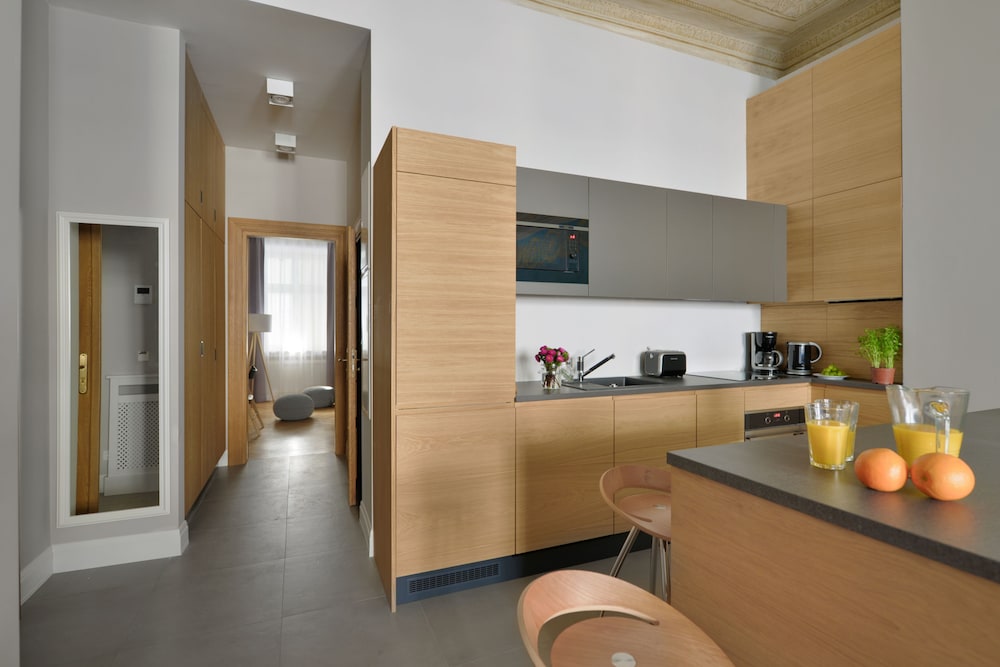 Stradonia Serviced Apartments 12/76
