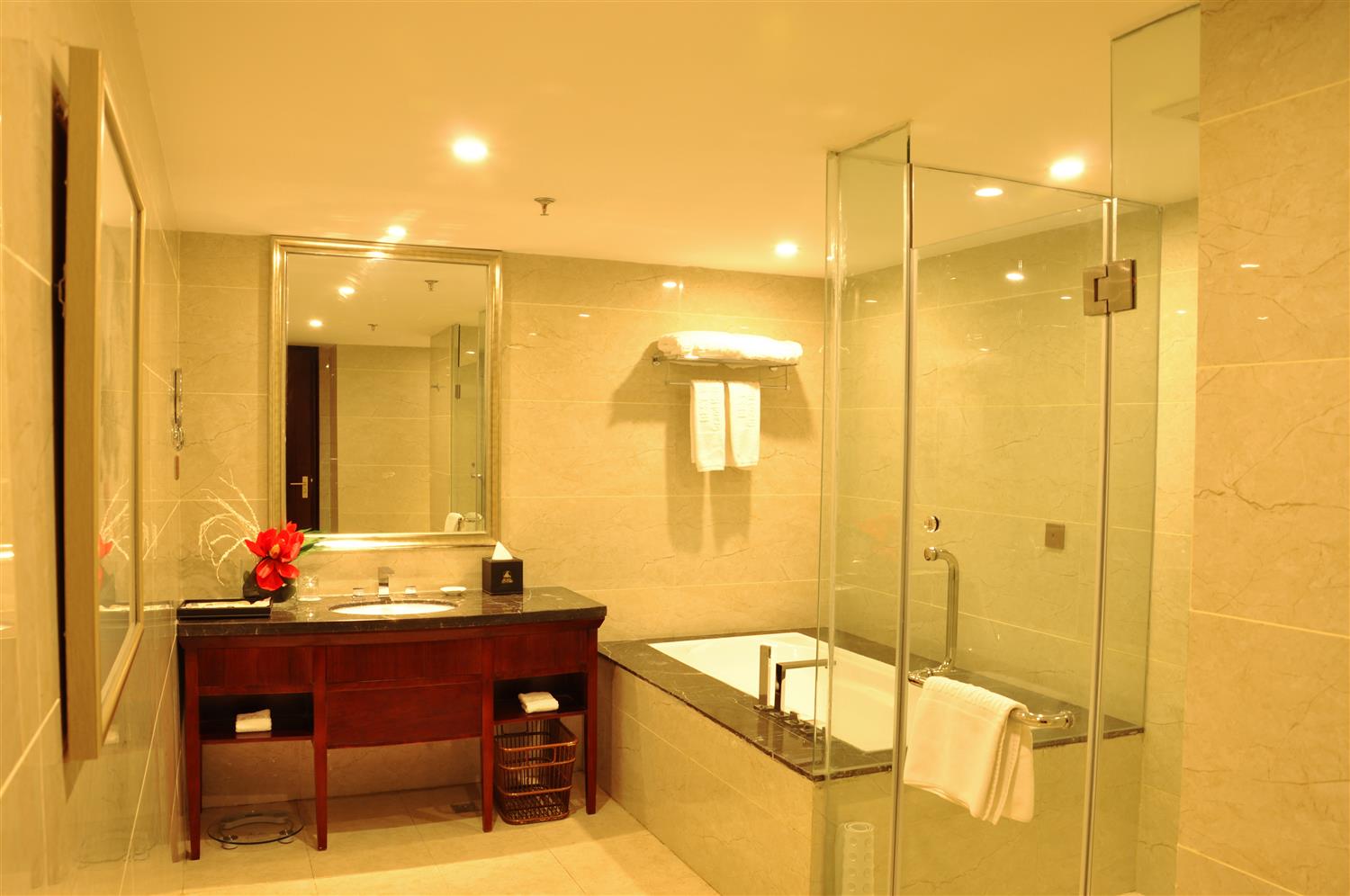 Grand Hotel Zhangjiajie 15/16