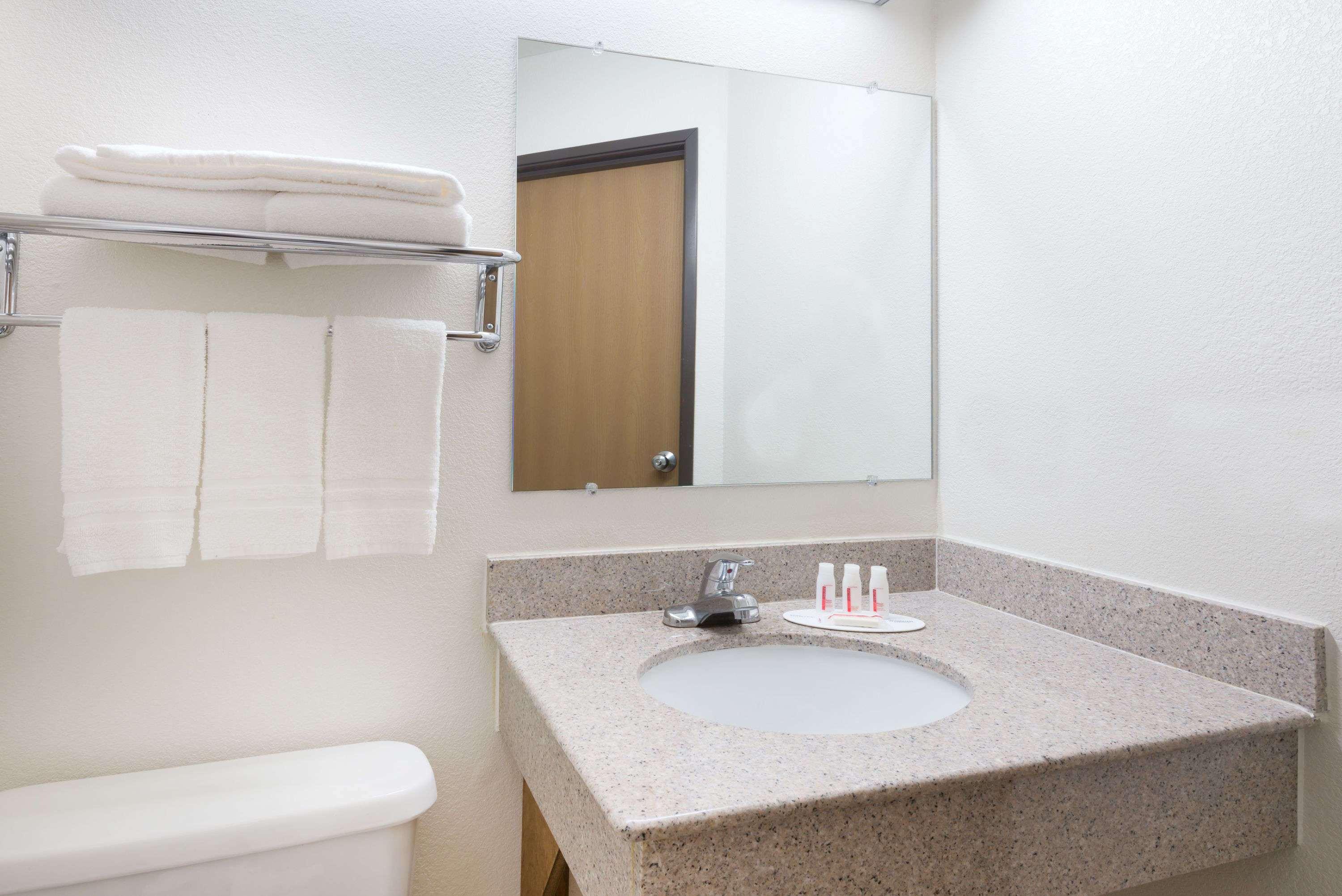 Super 8 By Wyndham Morgantown 14/16