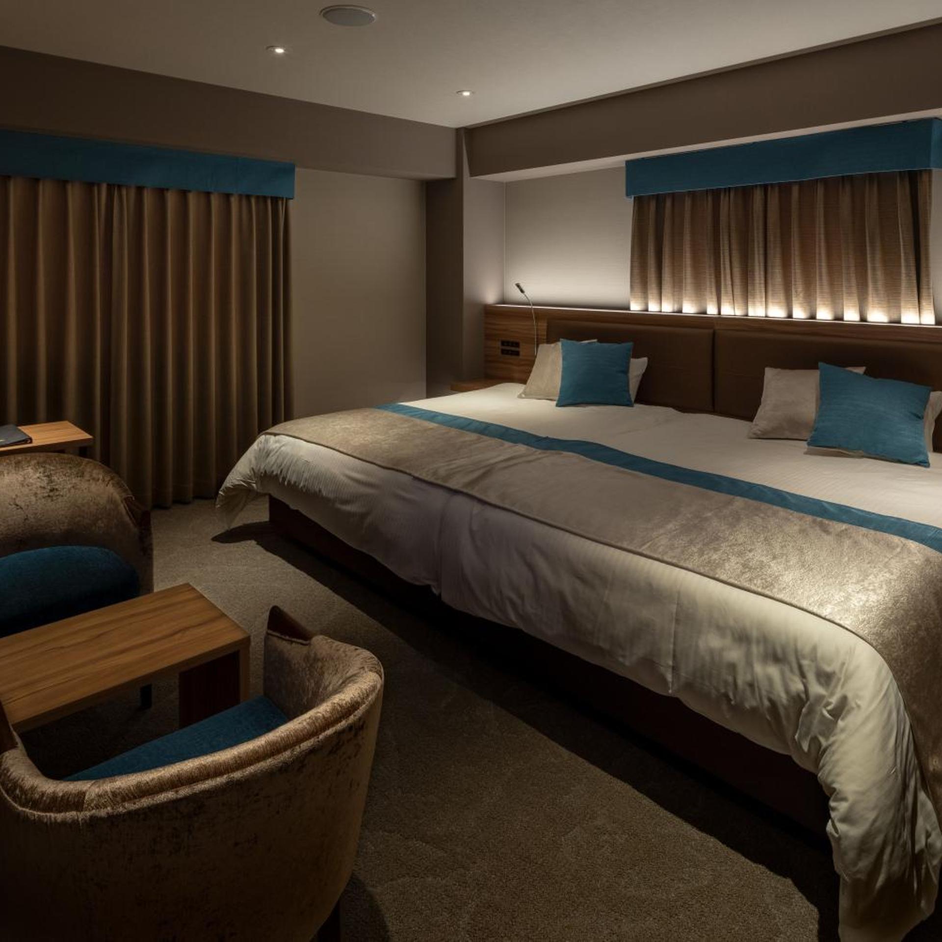 Hollywood, Deluxe, Twin Beds