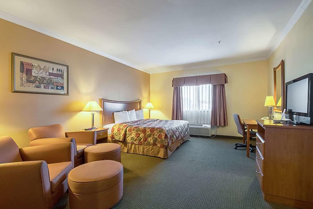 Days Inn by Wyndham Copperas Cove 10/53