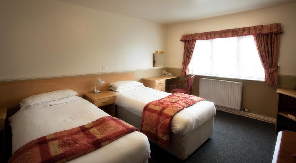 Standard, Twin Beds