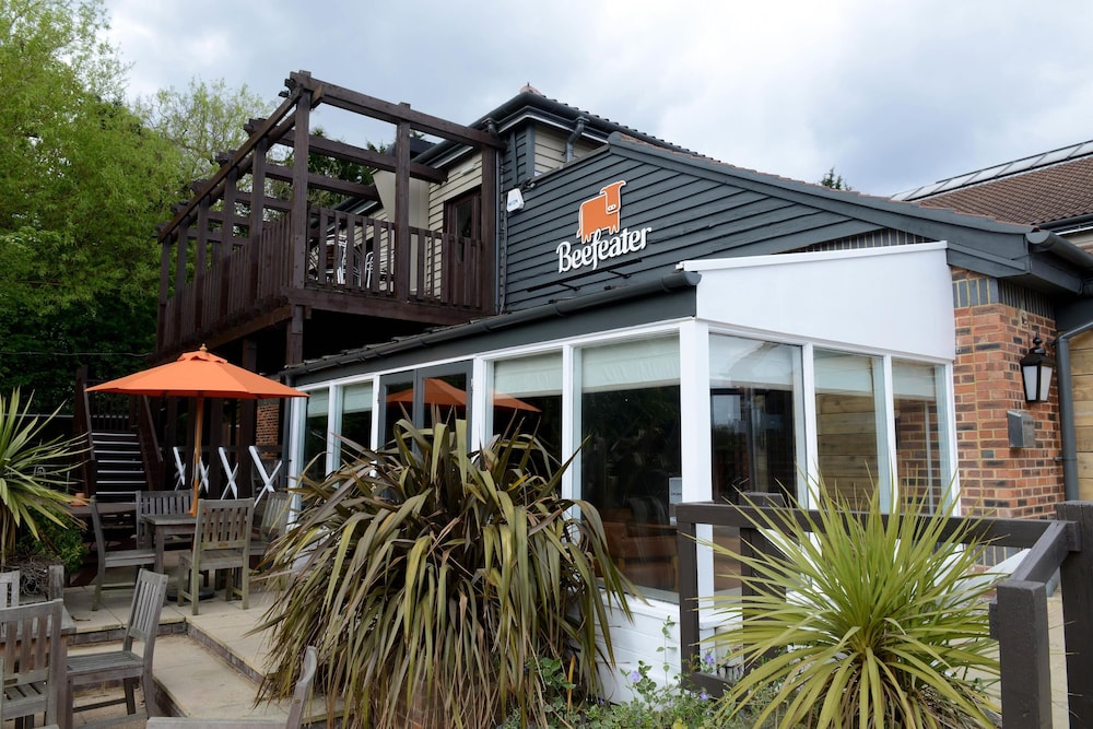Premier Inn Chessington in LONDON