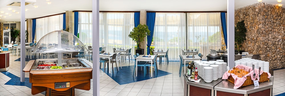 Holiday Village Sagitta 48/62