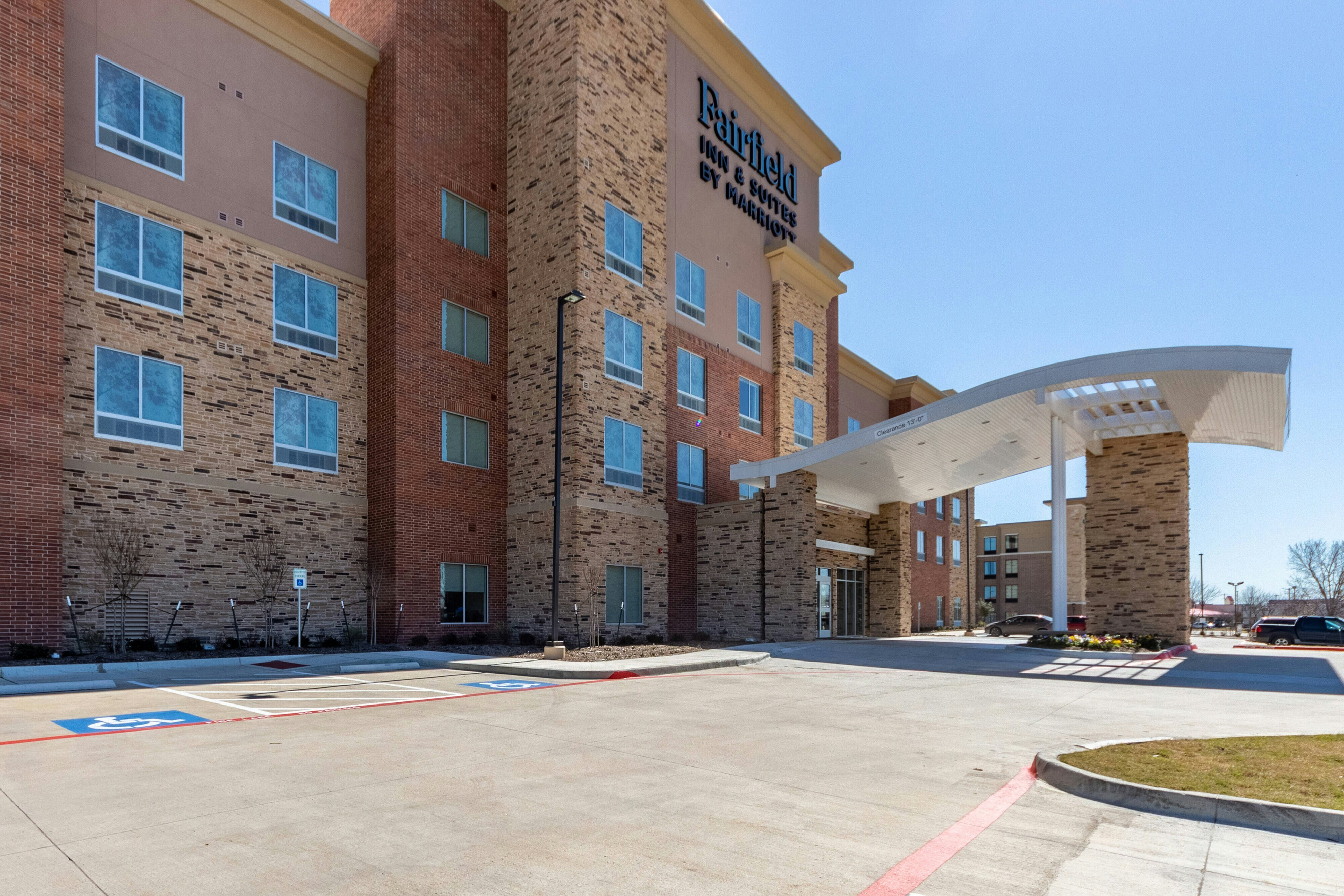 Fairfield Inn & Suites Dallas Arlington South 16/19