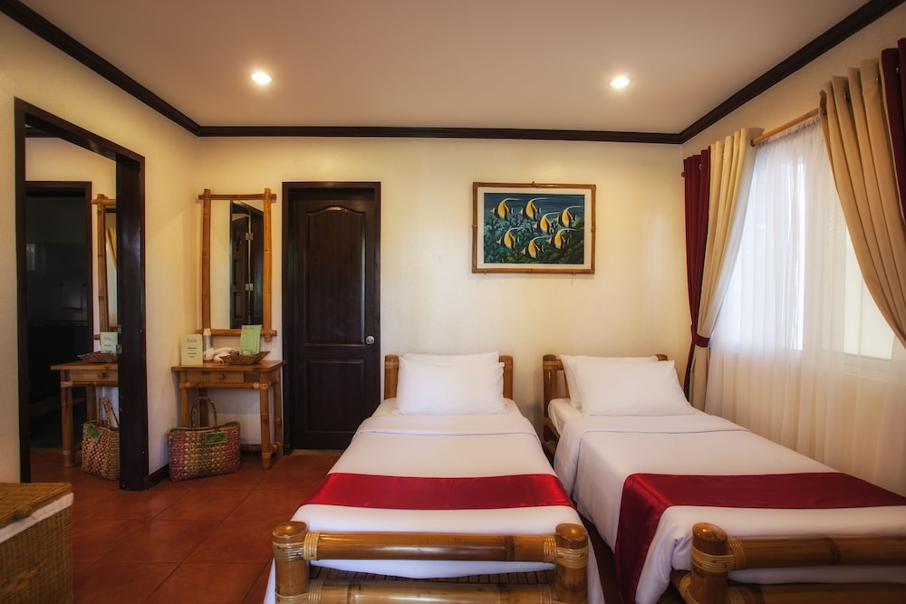 Pura Vida Beach And Dive Resort 11/61