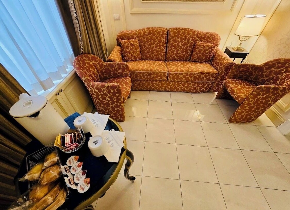 Hotel Champagne Palace 50/67