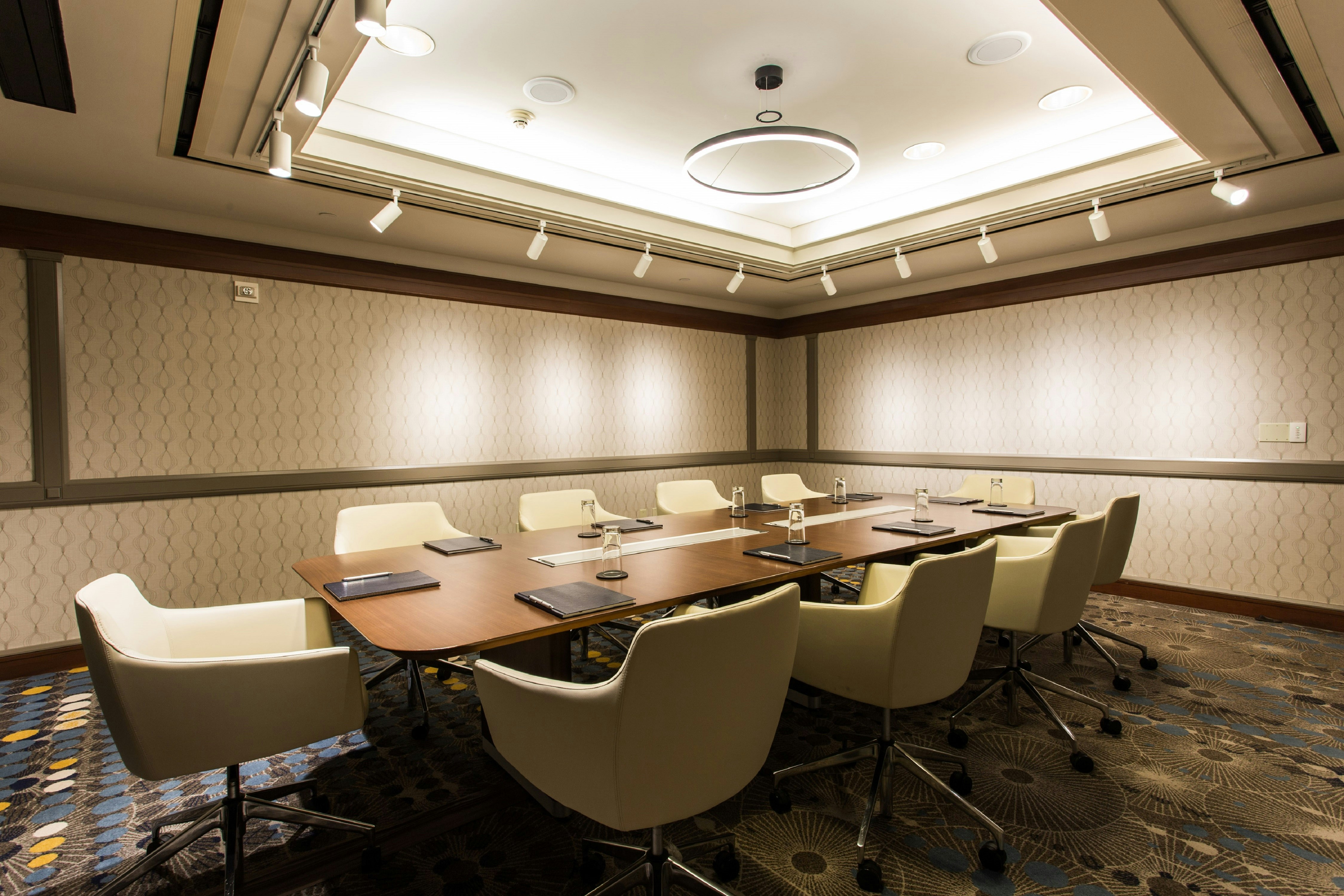 The Duniway Portland, a Hilton Hotel 38/39