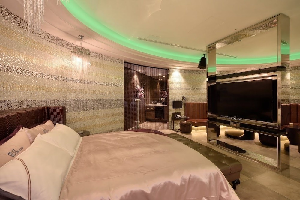 Uher Luxury Resort Hotel 15/50