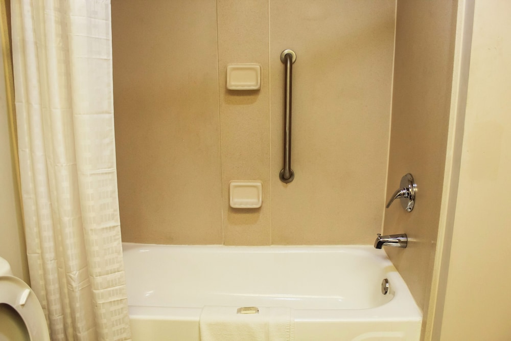 Days Inn By Wyndham Cedartown, GA 46/46