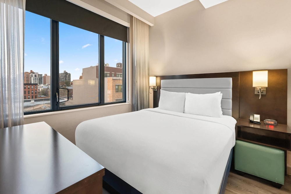 Upgrade, Efficiency, Queen Bed، Comfort Inn Prospect Park-Brooklyn 2/9