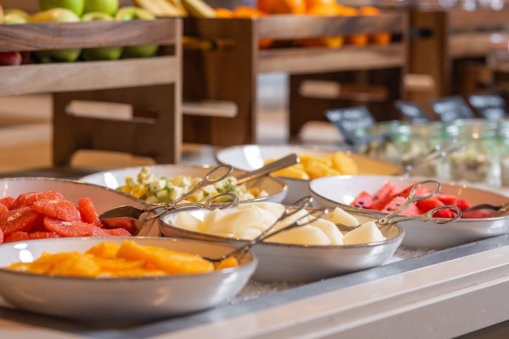 Tirana Marriott 37/50