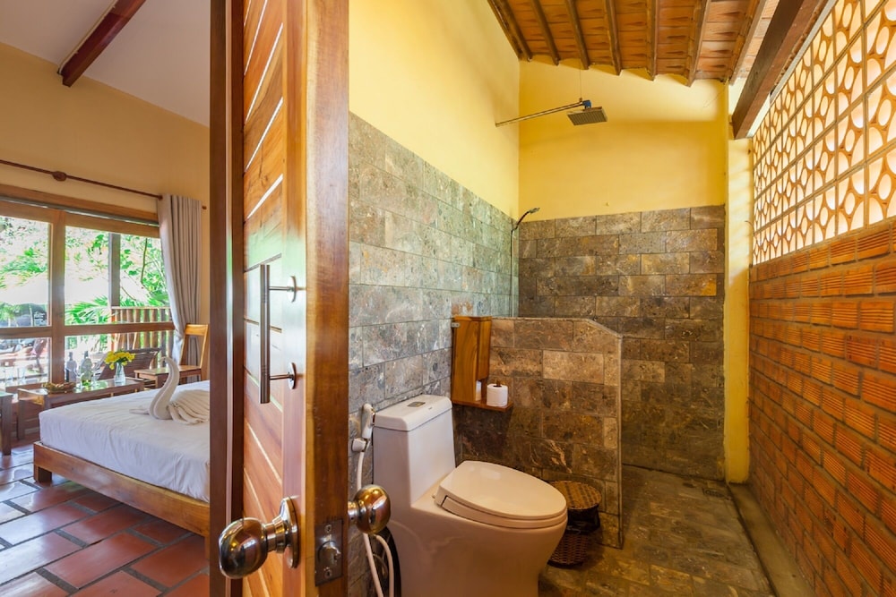 Signature, Bungalow, King Bed, Garden View, Garden Area، Bauhinia Resort 5/8