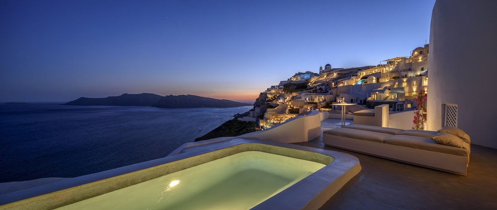 Echoes Luxury Suites By Canvas - Adults Only 38/50