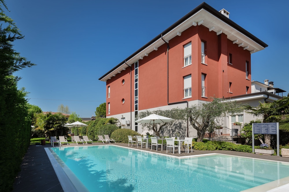 Vialeromadodici Rooms & Apartments 1/58