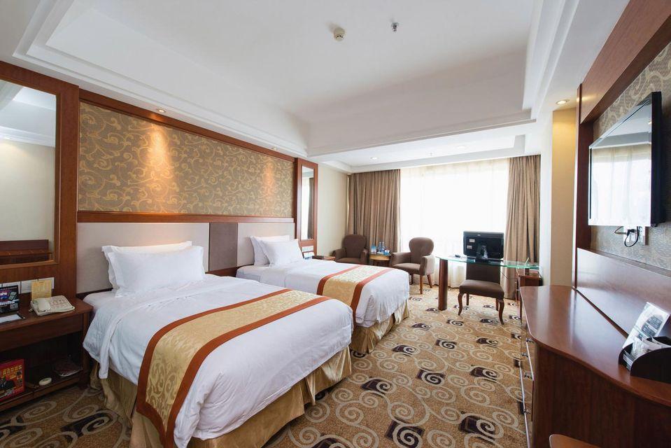 Golden Diamond Hotel 11/48