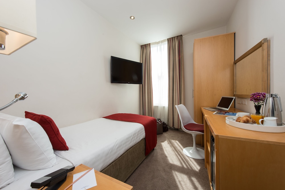 PARK INTERNATIONAL HOTEL 25/71