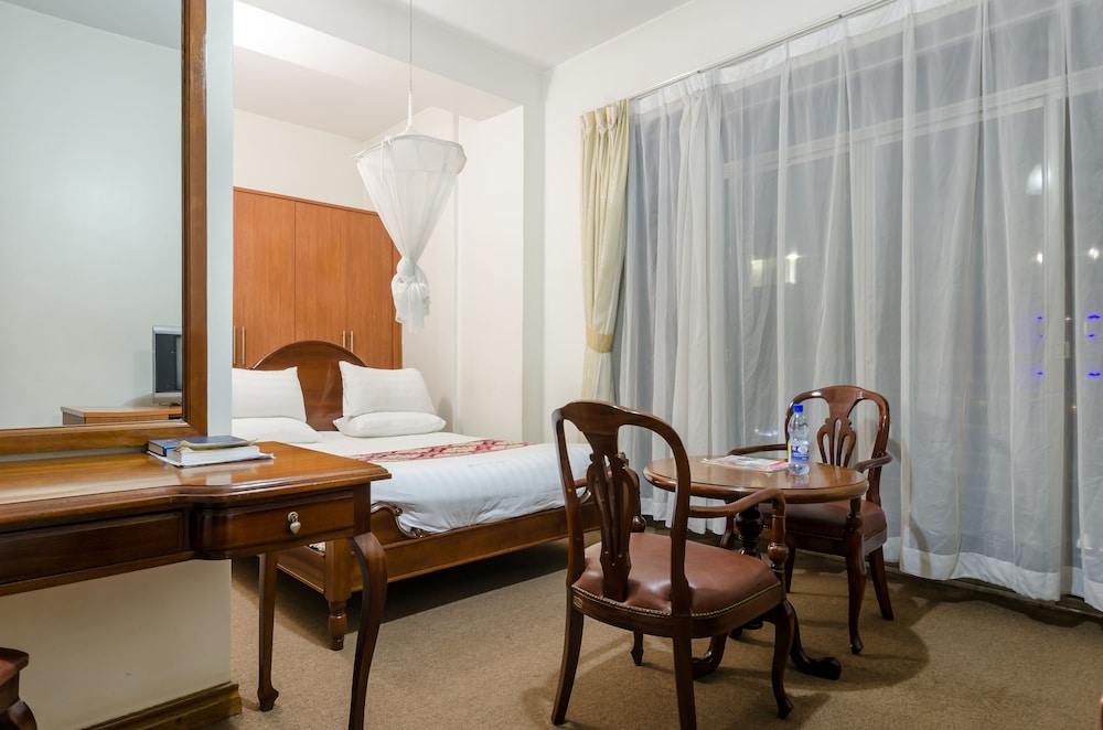 Hotel Triangle 35/55