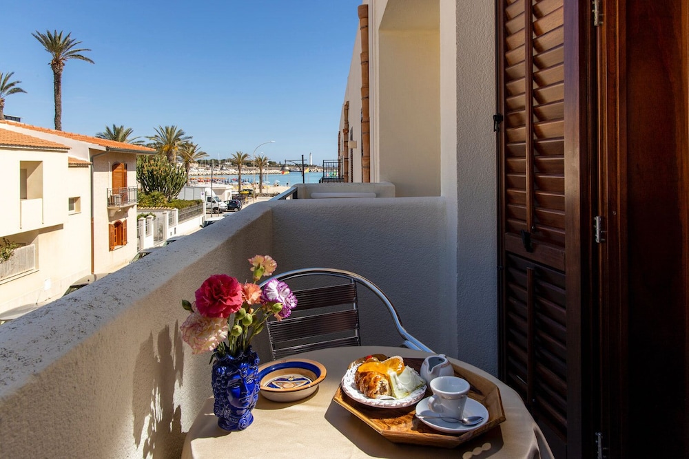 Hotel *** Riva Del Sole 33/47