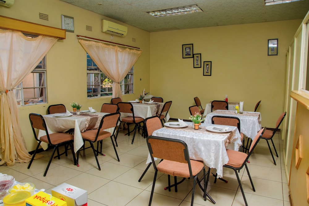 Mosi-O-Tunya Executive Lodge 17/27