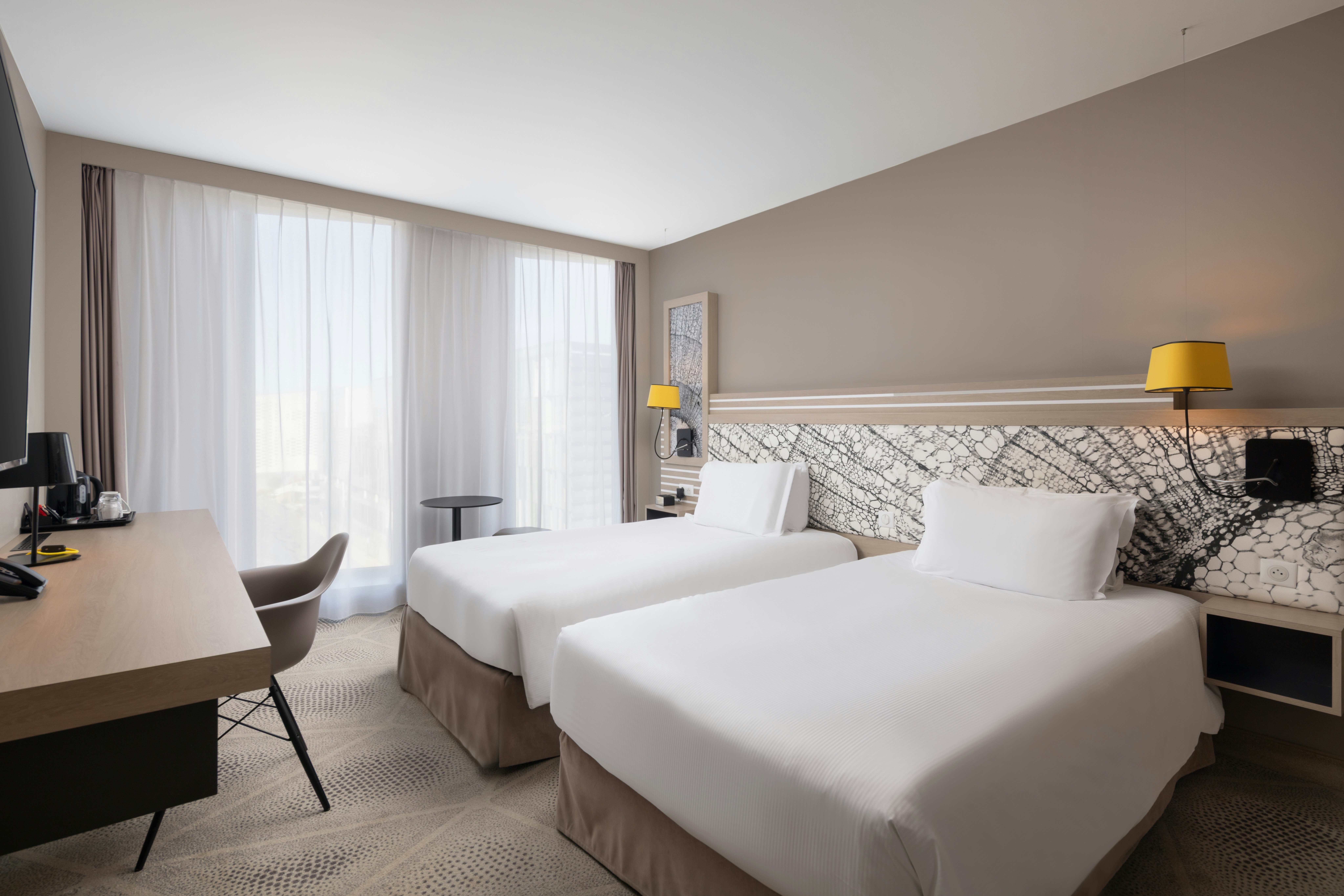 ROOM, TWIN BEDS