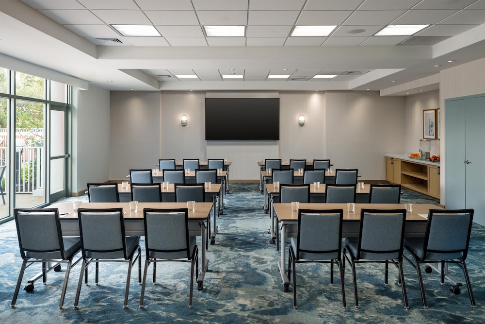 Hyatt Place Coconut Point 55/64