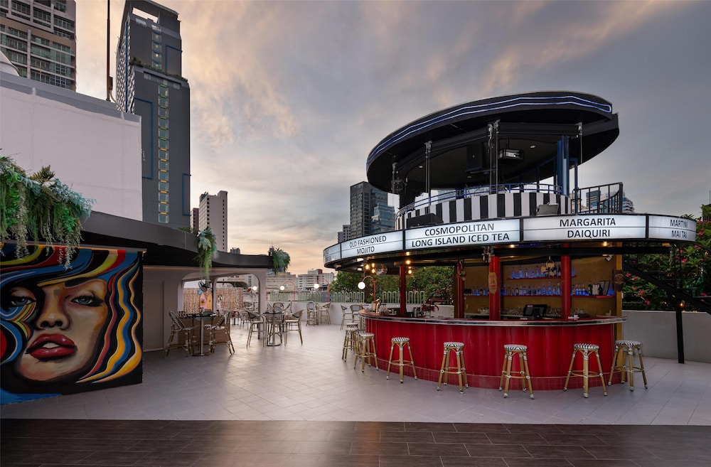 RADISSON SUITES BANGKOK SUKHUMVIT 67/73
