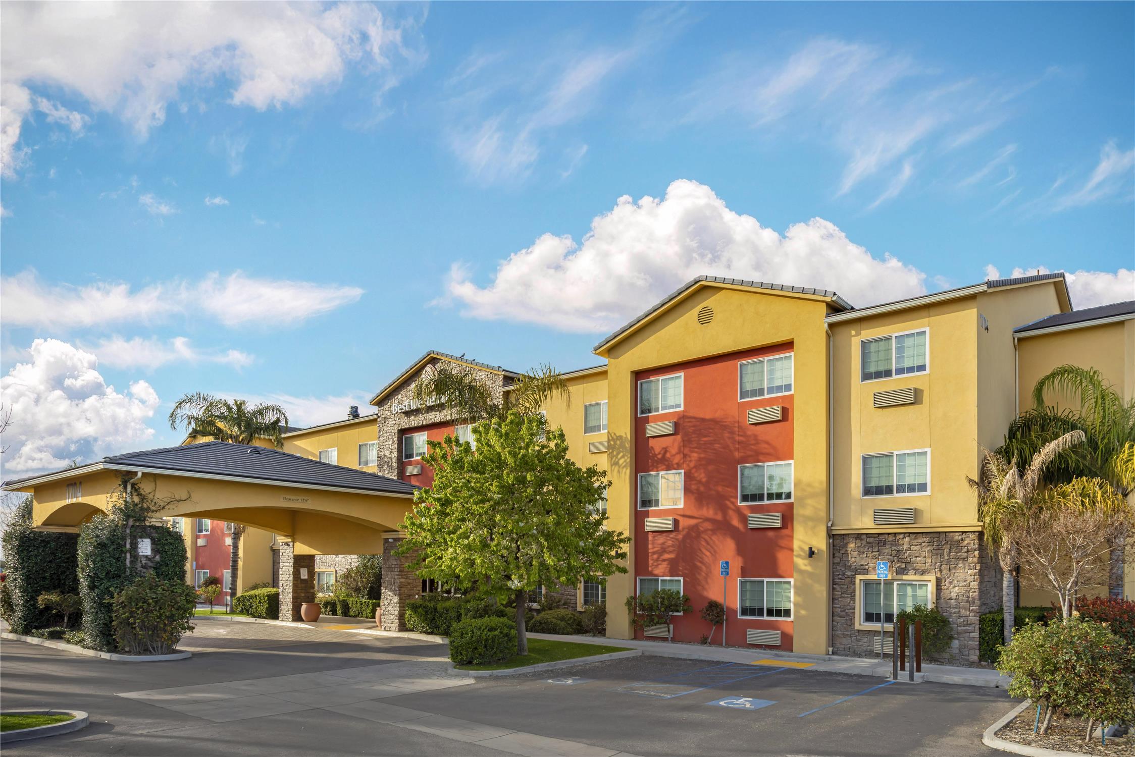 Best Western Plus Wasco Inn & Suites 56/63