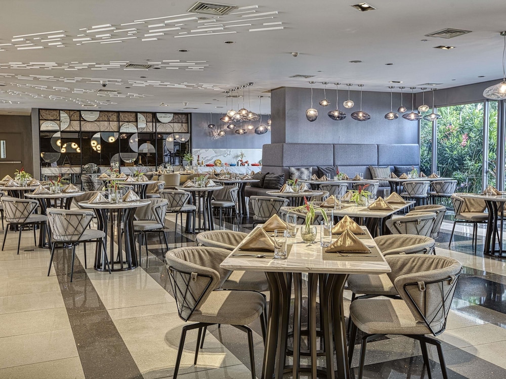 Novotel Suites Manila At Acqua 36/52