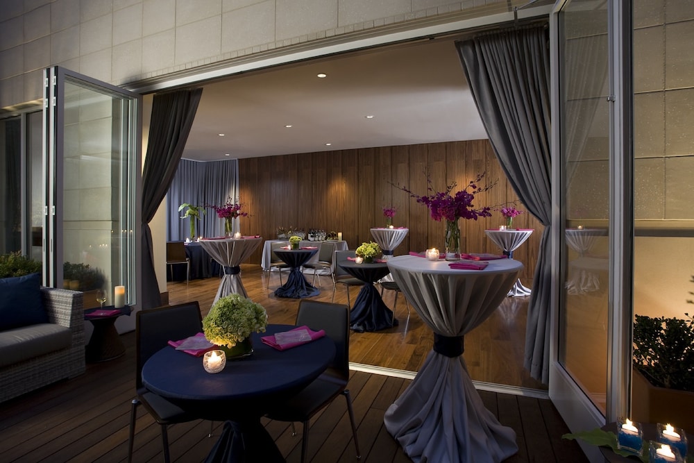 Hyatt Centric the Pike Long Beach 32/59