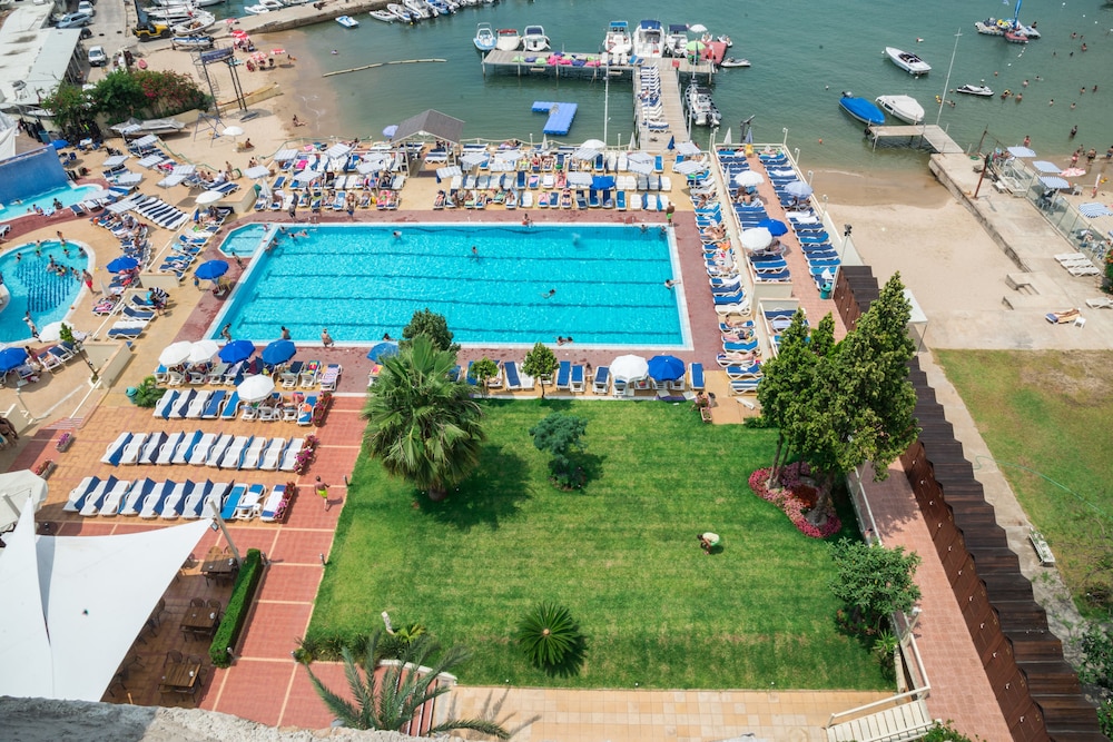 Bel Azur Jounieh 36/39