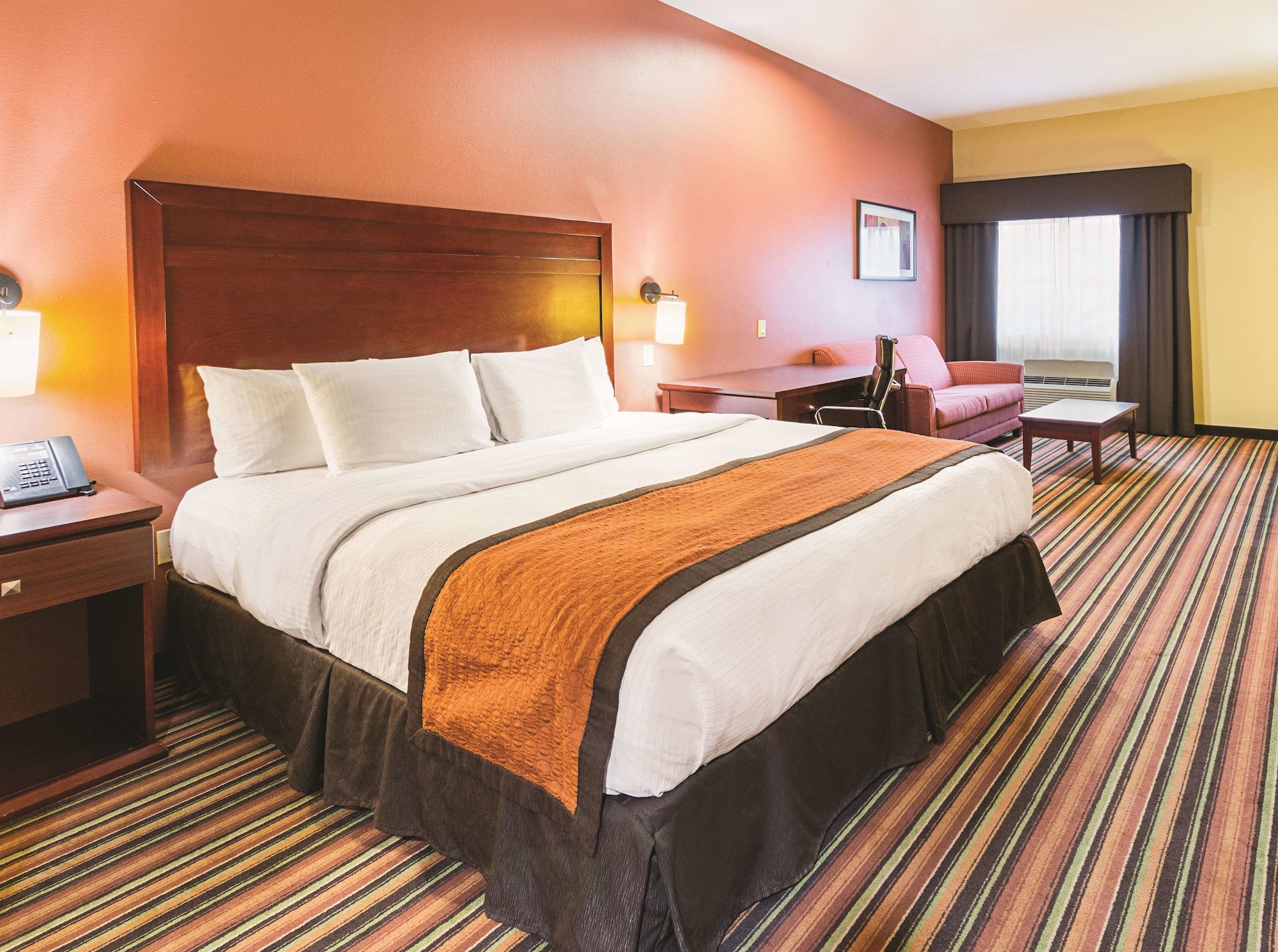 Deluxe, Executive, King Bed, Accessible