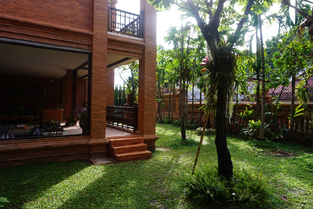 Phor Liang Meun Terracotta Arts Hotel 45/50