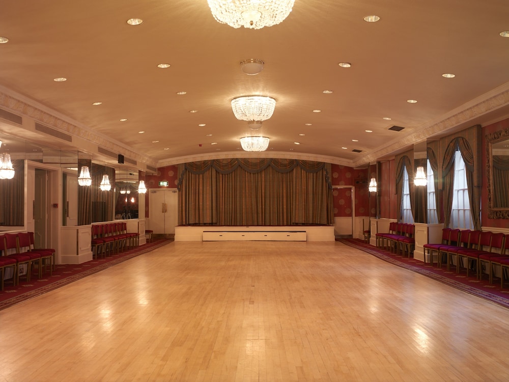 Royal Hotel Scarborough 8/74