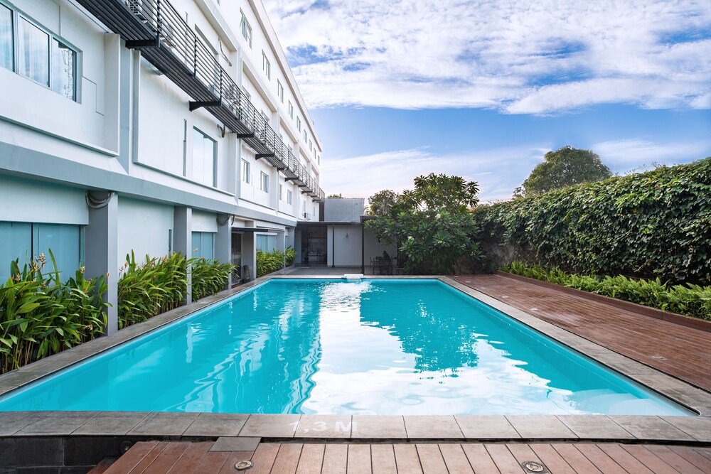 Swiss-Belinn Cibitung 27/29