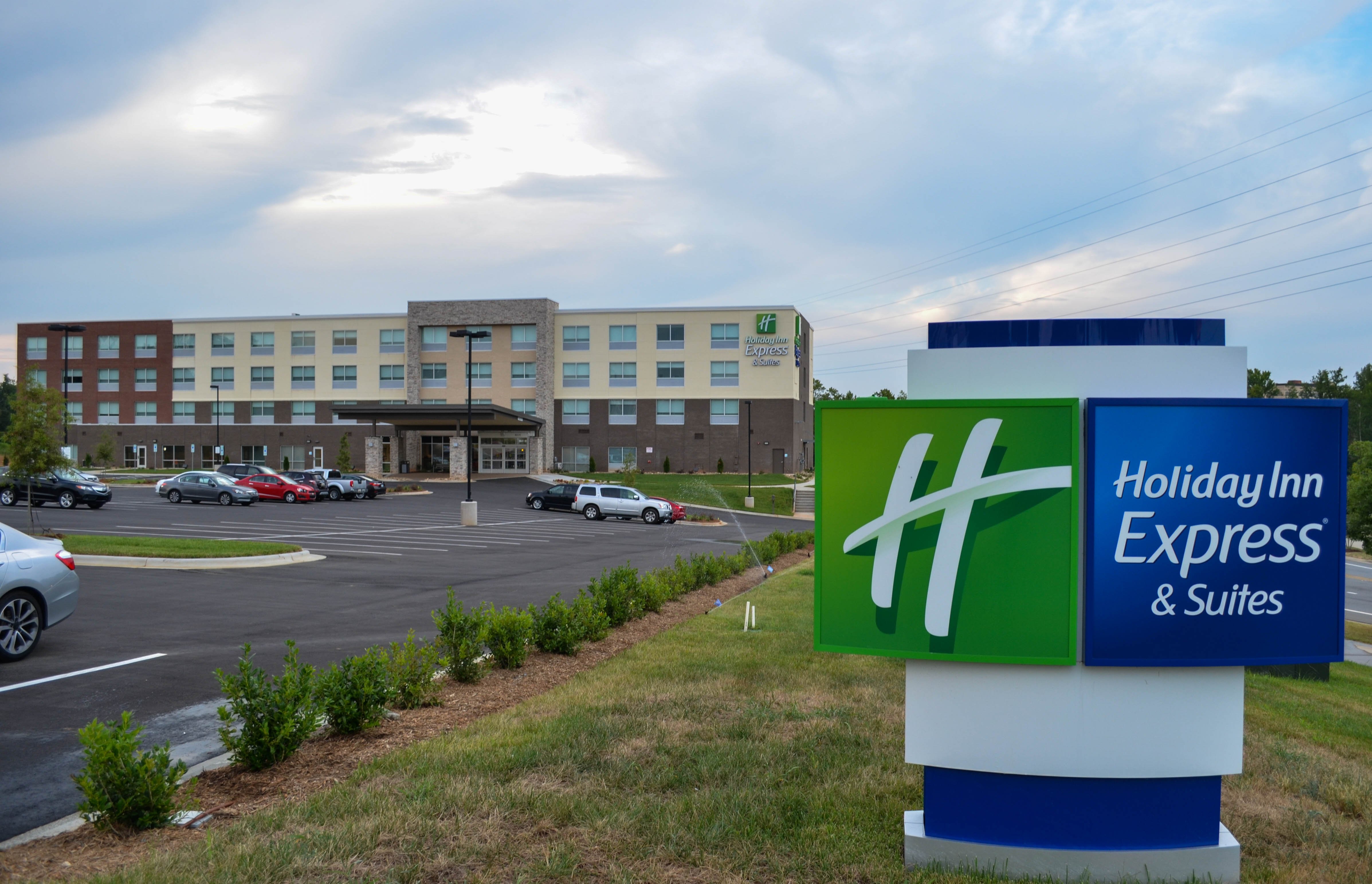 Holiday Inn Express & Suites Raleigh Airport - Brier Creek 22/22