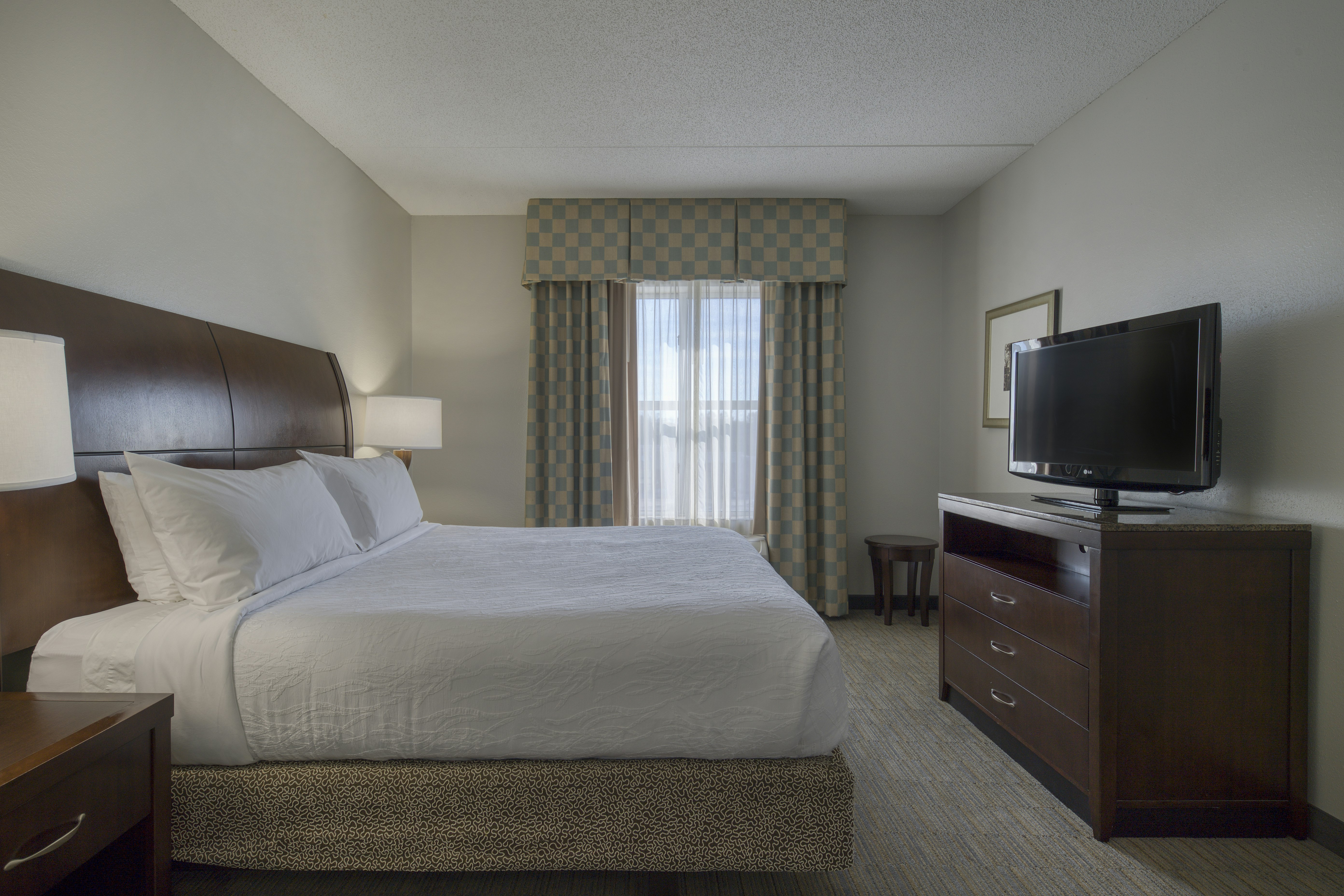 1 BEDROOM, SUITE, KING BED