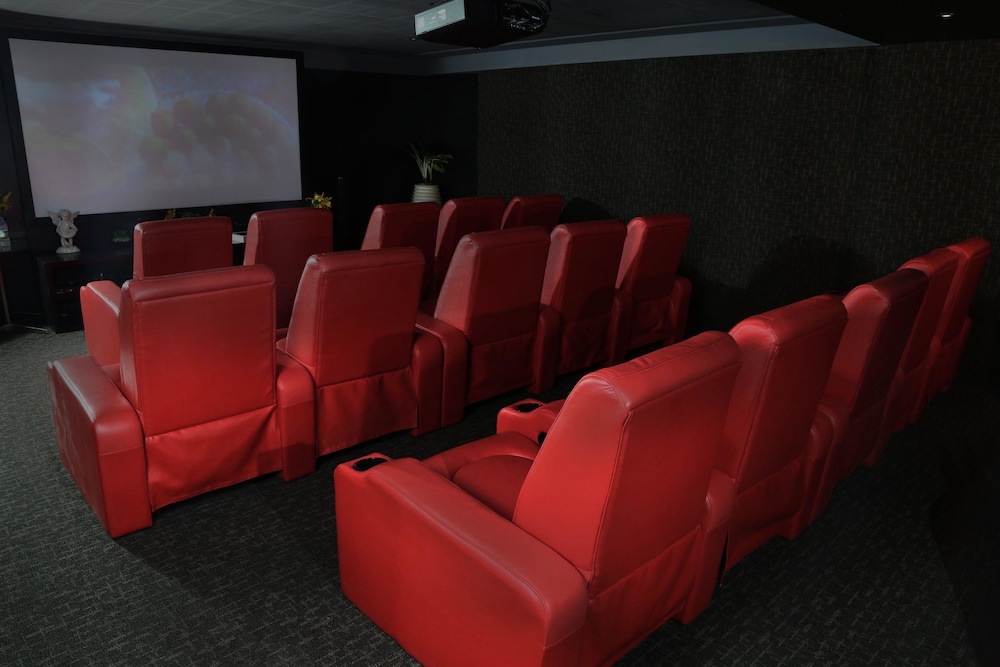 Park Inn by Radisson Navi Mumbai 37/44