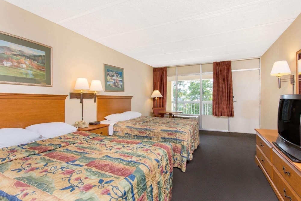 Travelodge Fredericksburg 12/24