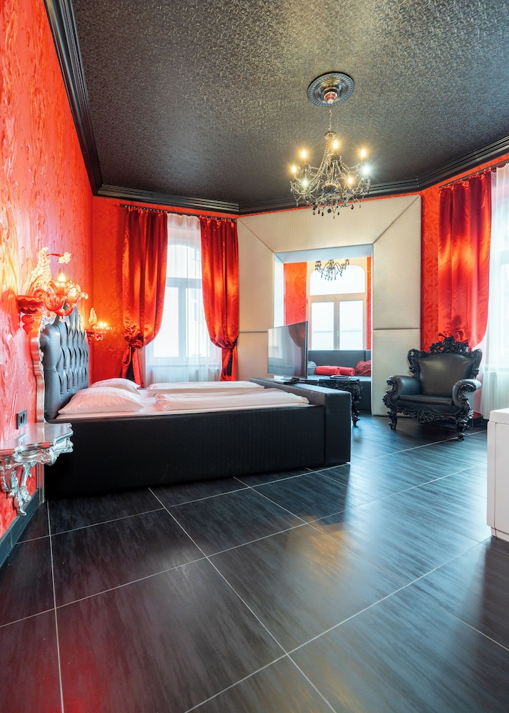 Hotel Urania 34/78
