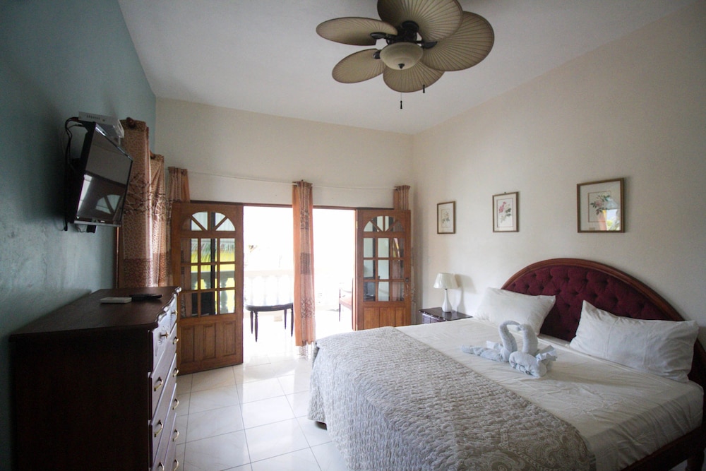 Chateau Margarite Villa 16/50