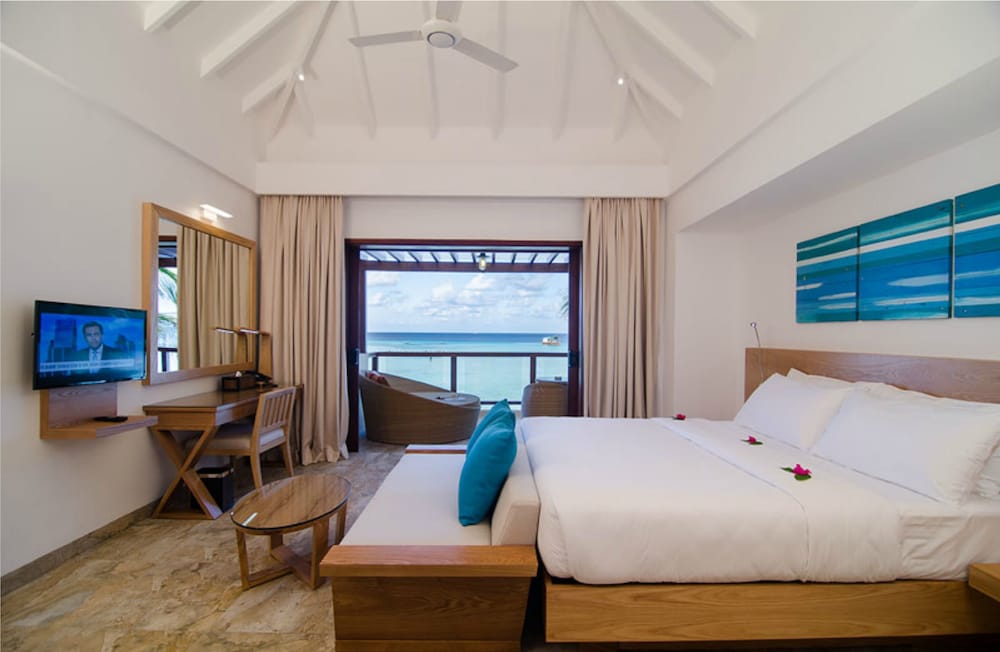 Summer Island Maldives 11/64