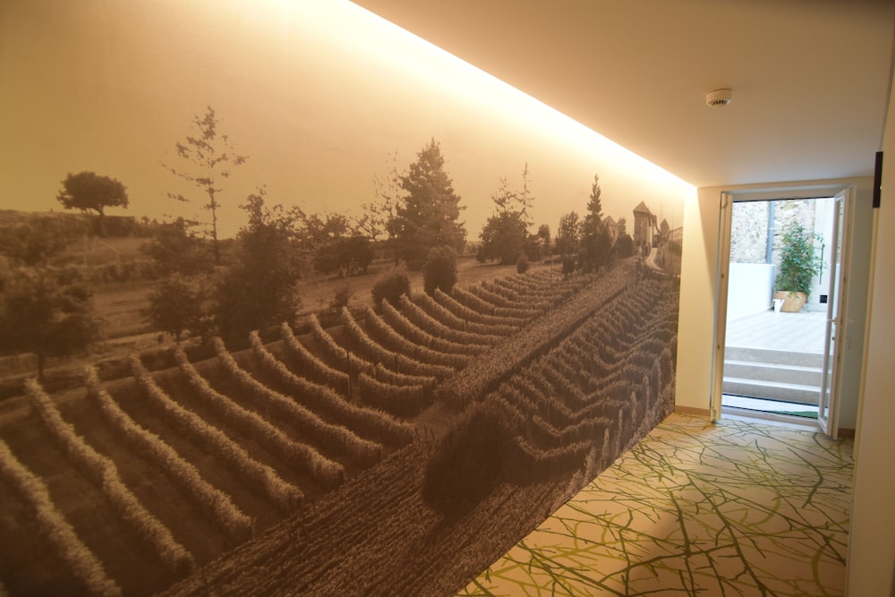 Lisbon Wine Hotel 45/60